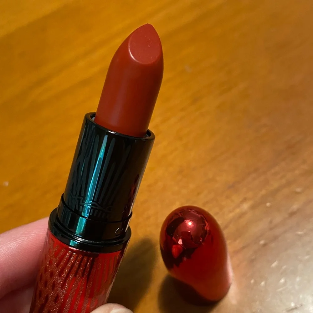 MAC Matte Lipstick Chili